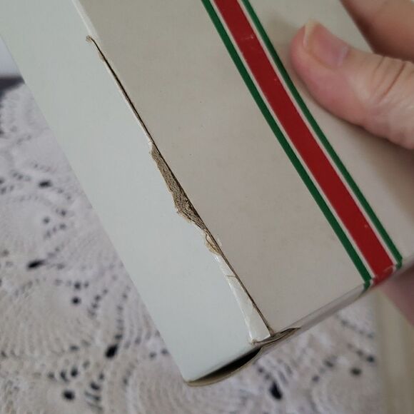 New in Box Vintage Avon Winter Rose 10" Taper Candles with Bayberry Fragrance - Picture 5 of 6